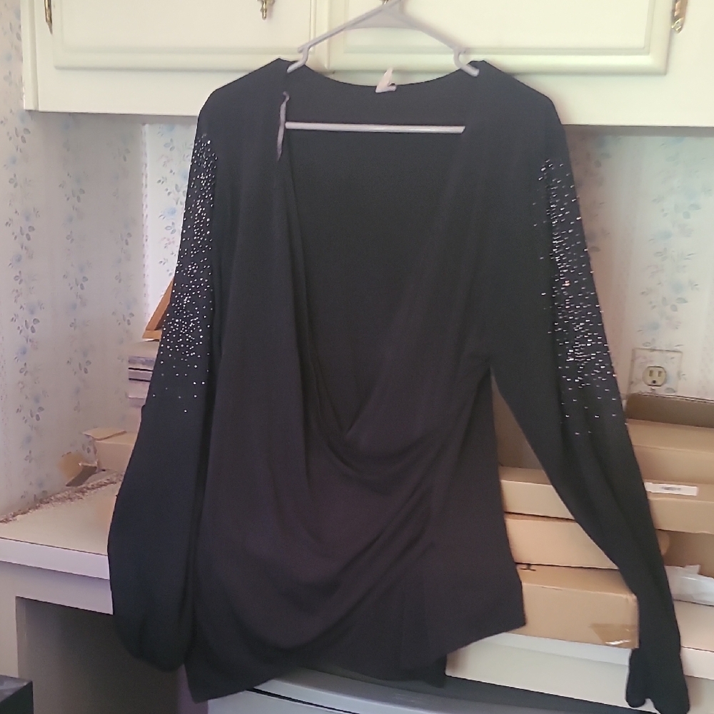 Bluebelle Black Top with Lavender Tag